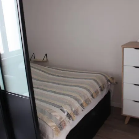 Studio Centre-ville Rueil-malmaison - Proche Rer A *